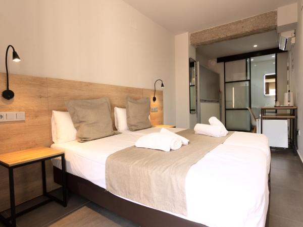 Hotel La Milagrosa : photo 1 de la chambre chambre triple supérieure