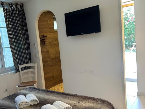 Manade des Baumelles : photo 1 de la chambre chambre double avec salle de bains privative