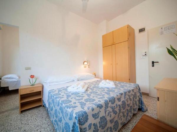 HOTEL BLUE SKY : photo 2 de la chambre chambre triple basique