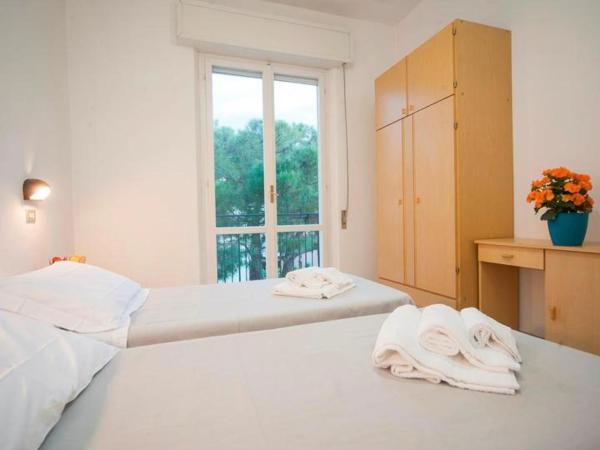 HOTEL BLUE SKY : photo 3 de la chambre chambre triple basique