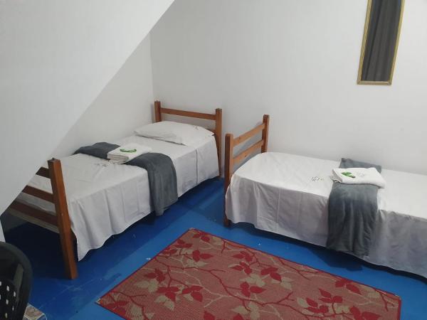 Hospedaria Dom Pedro - 500m do metrô : photo 4 de la chambre chambre lits jumeaux Économique