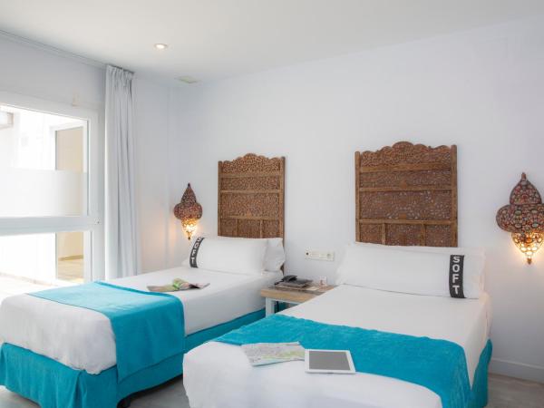 Casual del Mar Málaga : photo 2 de la chambre chambre lits jumeaux intérieur Économique