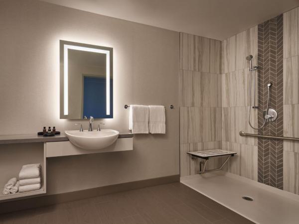 Great Canadian Casino Resort Toronto : photo 4 de la chambre chambre avec 2 lits queen-size - vue sur ville - accessible aux personnes à mobilité réduite