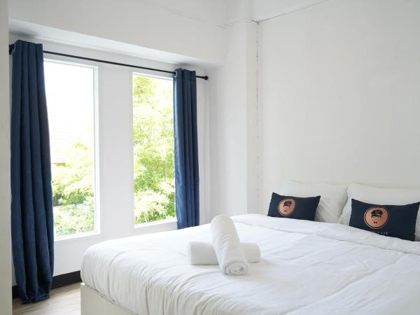 RoomQuest IT Square Don Mueang Airport : photo 1 de la chambre chambre double avec balcon