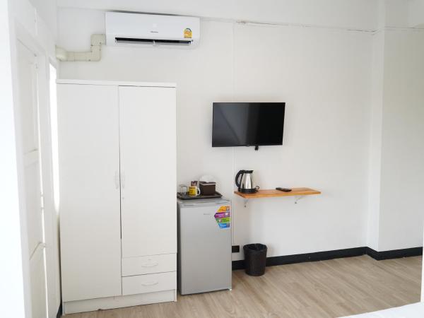 RoomQuest IT Square Don Mueang Airport : photo 2 de la chambre chambre double avec balcon