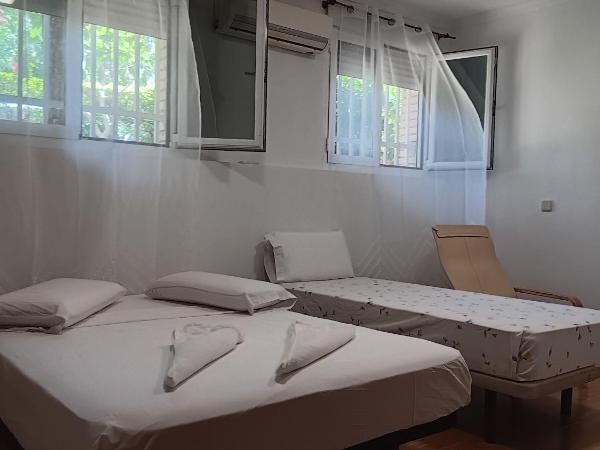 El Colmenar Habitaciones : photo 6 de la chambre chambre triple avec salle de bains privative