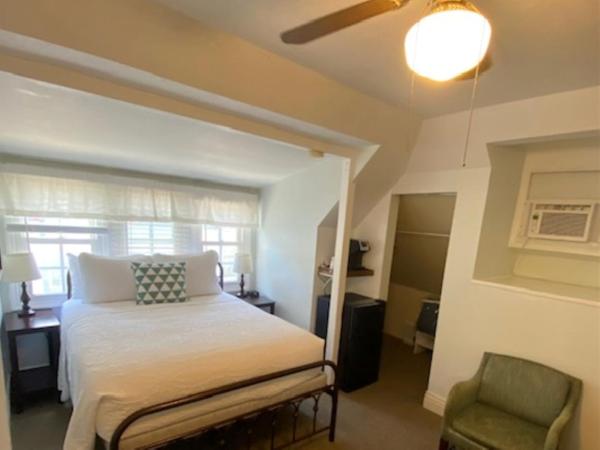 Cherokee Lodge : photo 1 de la chambre chambre double avec salle de bains privative