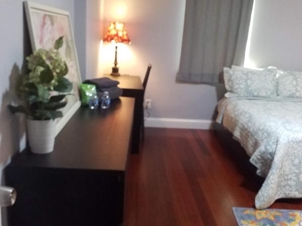 Fairmount House : photo 10 de la chambre chambre lit queen-size avec salle de bains commune