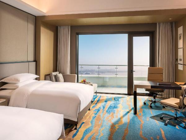 InterContinental Wuhan, an IHG Hotel - Yangtze River View : photo 1 de la chambre hébergement classique lits jumeaux - vue sur rivière
