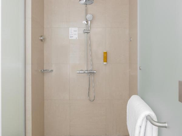 Premier Inn Dubai Ibn Battuta Mall : photo 3 de la chambre hébergement lits jumeaux supérieur d’angle - non-fumeurs