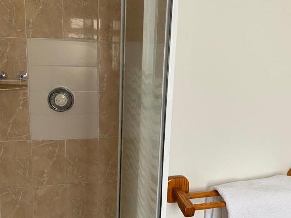 Ger's : photo 4 de la chambre chambre double avec salle de bains privative