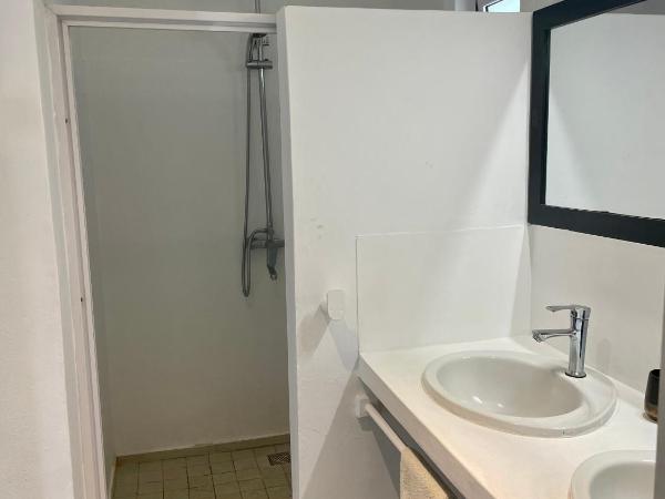 Sous le Badamier Cosy Guest House : photo 7 de la chambre chambre triple supérieure