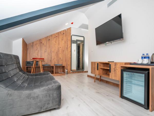 The Gate Kadıköy Downtown : photo 3 de la chambre suite avec baignoire spa