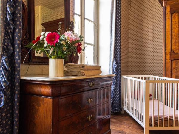 Maison de Maître avec Grand Parc arboré clos de murs : photo 4 de la chambre villa avec piscine privée