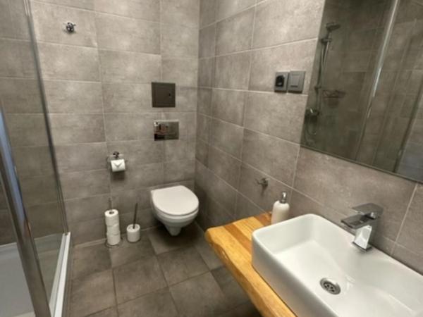 Hostel Międzynarodowe Centrum Spotkań Młodzieży : photo 2 de la chambre premium + pokój rodzinny 4-osobowy z łazienką