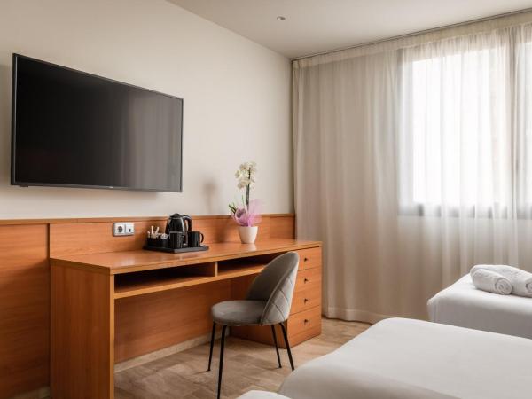 Hotel SB Express Tarragona : photo 4 de la chambre chambre familiale (2 adultes + 1 enfant)
