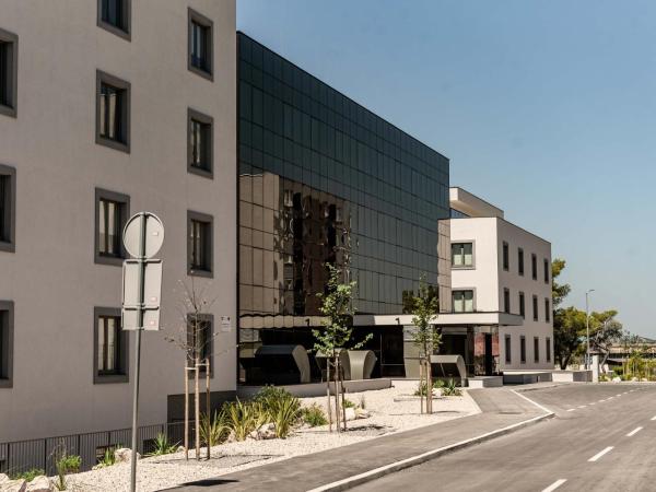 Hostel 'SD Palacin' : photo 6 de la chambre chambre lits jumeaux avec salle de bains privative