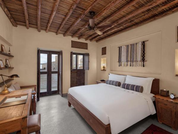 Al Seef Heritage Hotel Dubai, Curio Collection by Hilton : photo 1 de la chambre chambre lit king-size heritage - vue sur souk