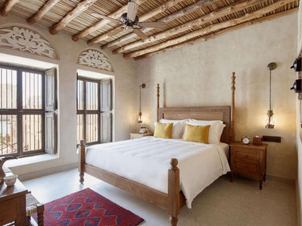 Al Seef Heritage Hotel Dubai, Curio Collection by Hilton : photo 4 de la chambre chambre lit king-size heritage - vue sur souk