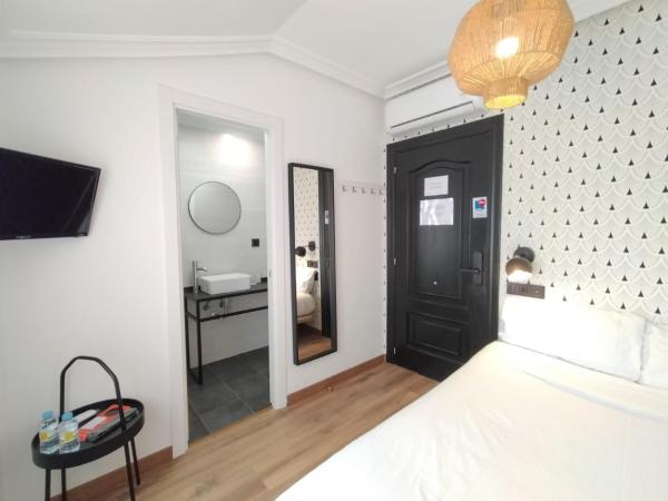 Hotel Matilde by gaiarooms : photo 8 de la chambre chambre simple