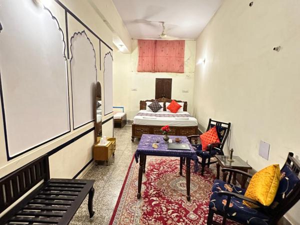 Rawla Mrignayani Palace : photo 1 de la chambre chambre lit king-size