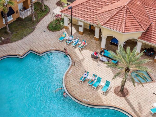Amazing 1 Bedroom Resort 2 miles from Universal : photo 2 de la chambre appartement - vue sur piscine 