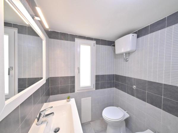 Villa Aida : photo 5 de la chambre appartement - vue sur jardin