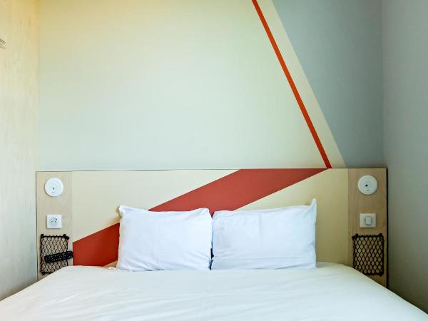Hotel Ibis Budget Montpellier Centre Millenaire - : photo 8 de la chambre chambre triple avec 1 lit double et 1 lit simple