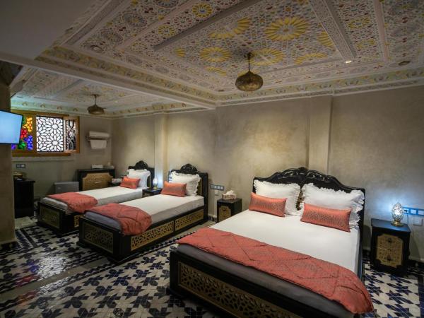 Hotel & Ryad DALILA : photo 1 de la chambre chambre familiale deluxe