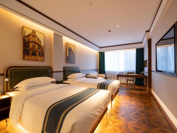 Time Traveller Boutique Hotel - Near The Bund, The Pearl Tower, Suzhou Creek, Sihang Warehouse, Natural History Museum, One subway stop away from Shanghai Railway Station, Free ice cream, Free laundry service, Free GYM, English communication well : photo 1 de la chambre business smart twin room