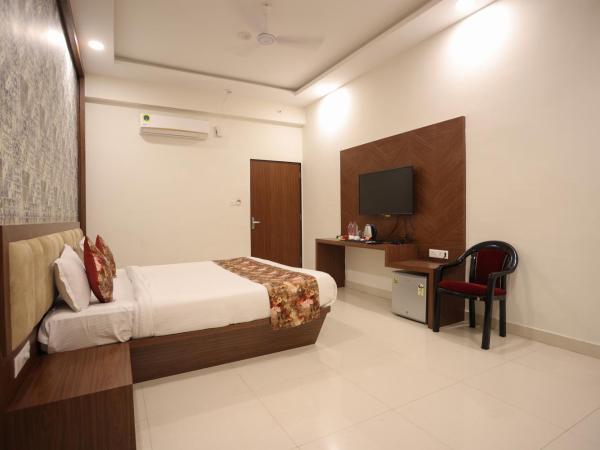 Hotel Bhairav Bagh with Swimming Pool : photo 2 de la chambre chambre deluxe