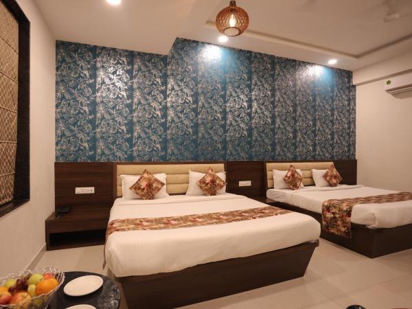 Hotel Bhairav Bagh with Swimming Pool : photo 7 de la chambre chambre familiale