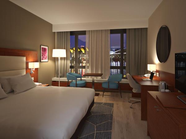 Crowne Plaza Maastricht, an IHG Hotel : photo 2 de la chambre chambre lit king-size première - vue sur rivière