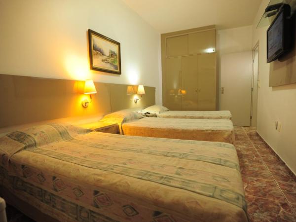 Ideal Praia Hotel : photo 2 de la chambre chambre quadruple