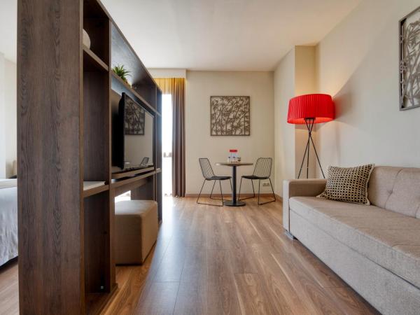 Hotel America Barcelona : photo 9 de la chambre suite junior