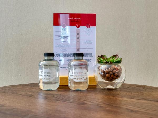 Hotel America Barcelona : photo 7 de la chambre chambre quadruple