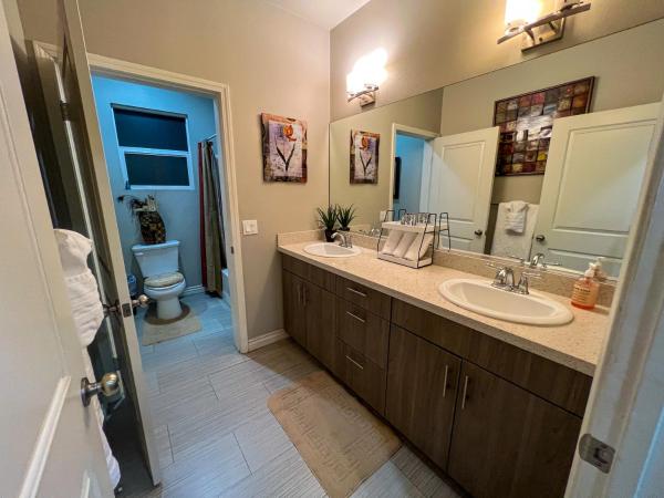 Beautiful Gated two story House : photo 10 de la chambre maison 3 chambres