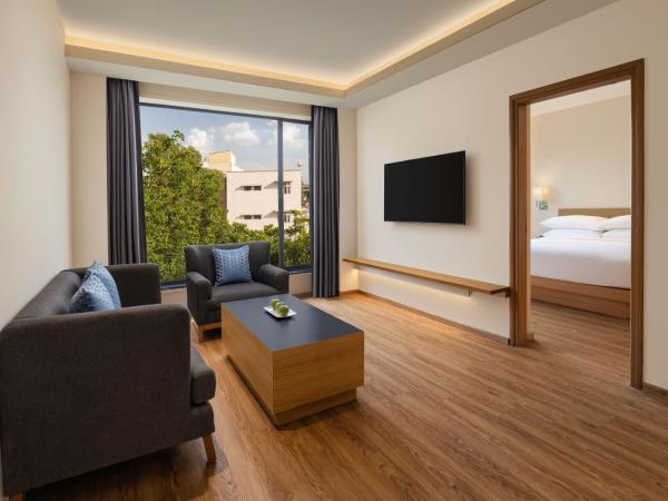 Fairfield by Marriott Jaipur : photo 3 de la chambre suite lit king-size
