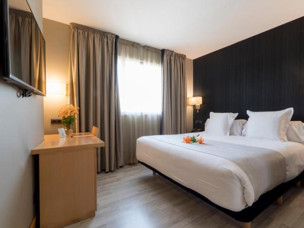 Hotel Plaza : photo 3 de la chambre chambre lit queen-size