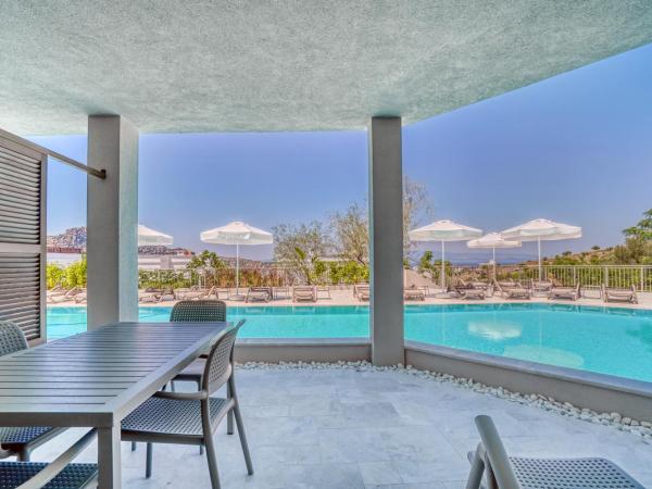Olira Türkbükü Residences : photo 4 de la chambre appartement - vue sur piscine 