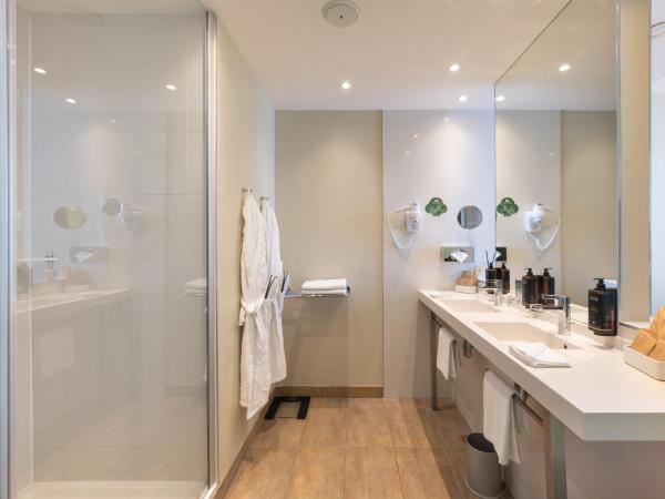 Mercure Warszawa Grand : photo 6 de la chambre suite junior lit queen-size