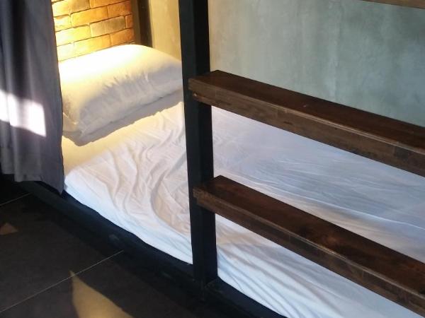 bangkok bed place : photo 3 de la chambre chambre familiale avec salle de bains privative