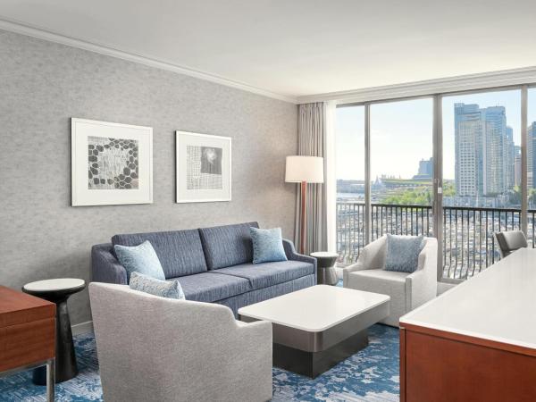 The Westin Bayshore, Vancouver : photo 1 de la chambre suite junior avec 1 chambre lit king-size et canapé-lit