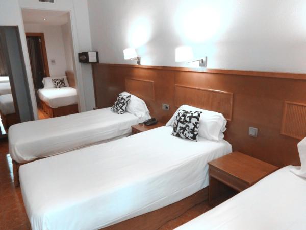 Hotel Lloret Ramblas : photo 6 de la chambre chambre quadruple classique