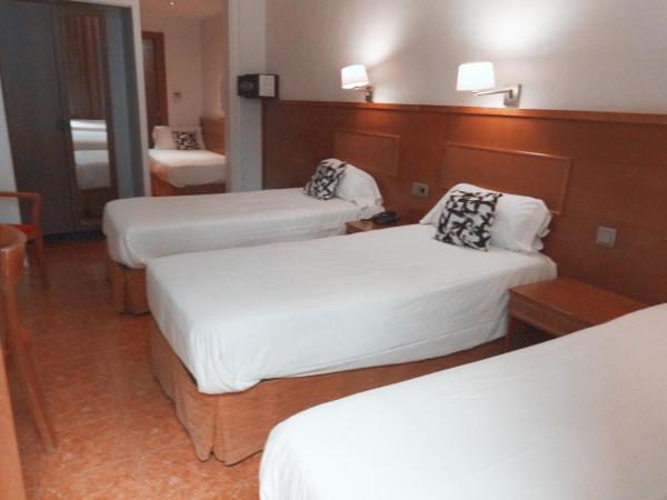 Hotel Lloret Ramblas : photo 7 de la chambre chambre quadruple classique