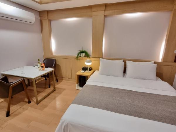 LEX Tourist Hotel : photo 1 de la chambre chambre double deluxe