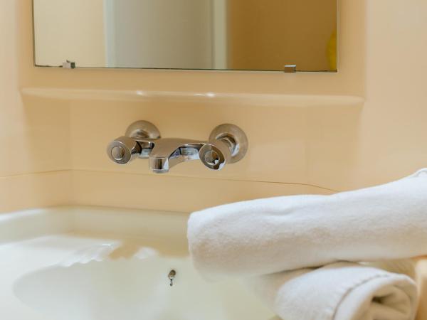 Hotel Cerise Nancy : photo 10 de la chambre chambre triple