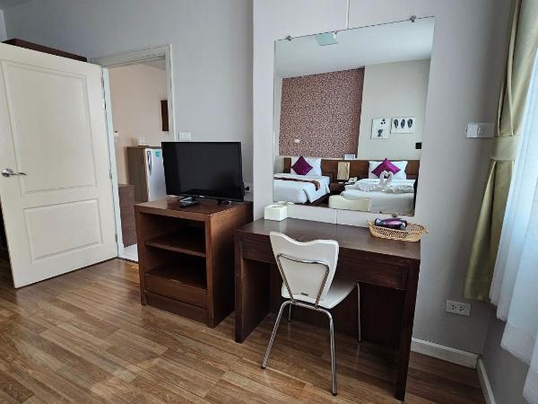 Baiyoke Ciao Hotel : photo 2 de la chambre suite 1 chambre lits jumeaux