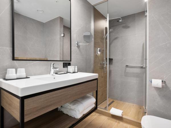 Riu Plaza London Victoria : photo 6 de la chambre chambre lit queen-size de luxe