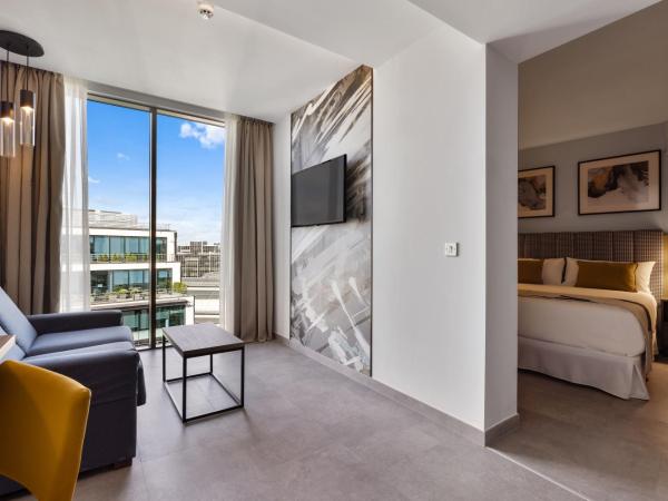 Riu Plaza London Victoria : photo 1 de la chambre suite junior familiale lit king-size